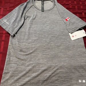 Lululemon Canada 🇨🇦 Logo Men's Shirt